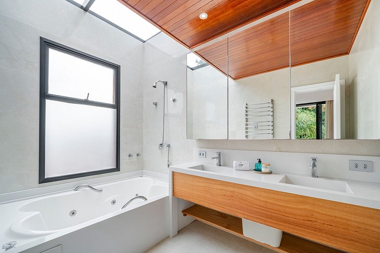 Casa Atalaia 550m Praia c/ Hidro by Achei Camboriú