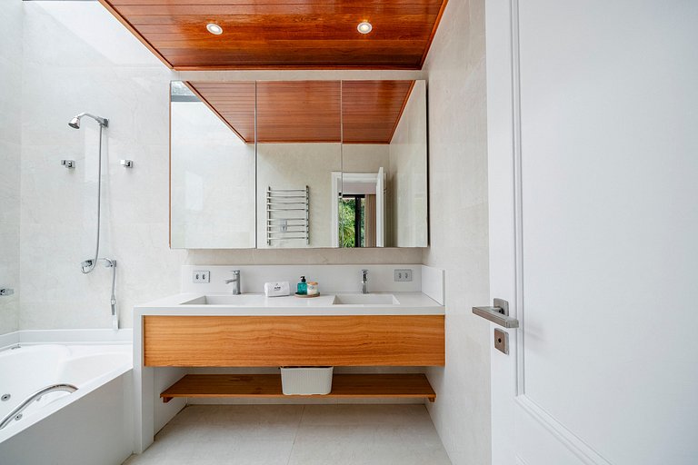 Casa Atalaia 550m Praia c/ Hidro by Achei Camboriú