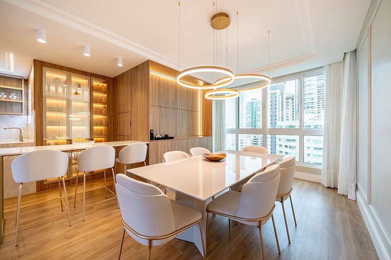 Peniche Luxo 2 Suítes by Achei Camboriú