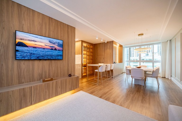 Peniche Luxo 2 Suítes by Achei Camboriú