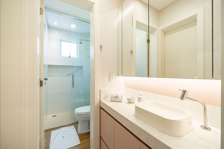 Peniche Luxo 2 Suítes by Achei Camboriú