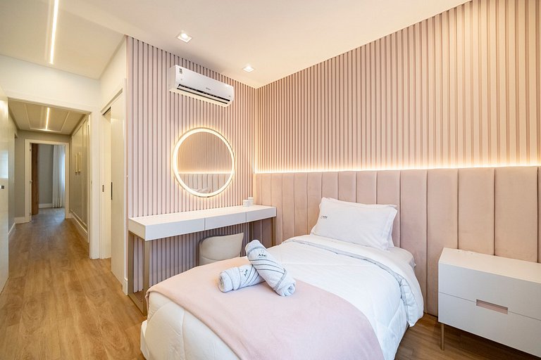 Peniche Luxo 2 Suítes by Achei Camboriú