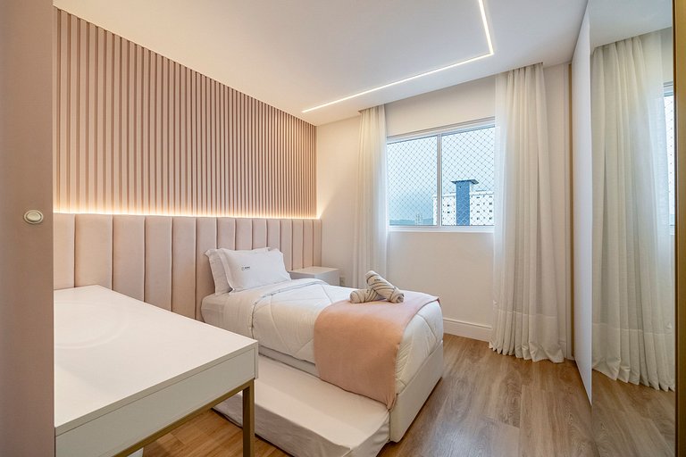 Peniche Luxo 2 Suítes by Achei Camboriú